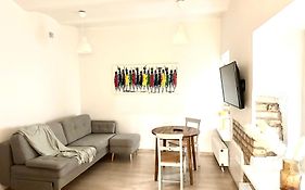 Homey Apartment Central